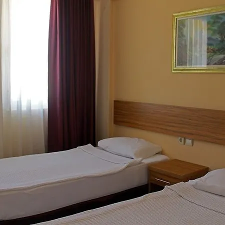 Hotell Cle 4*